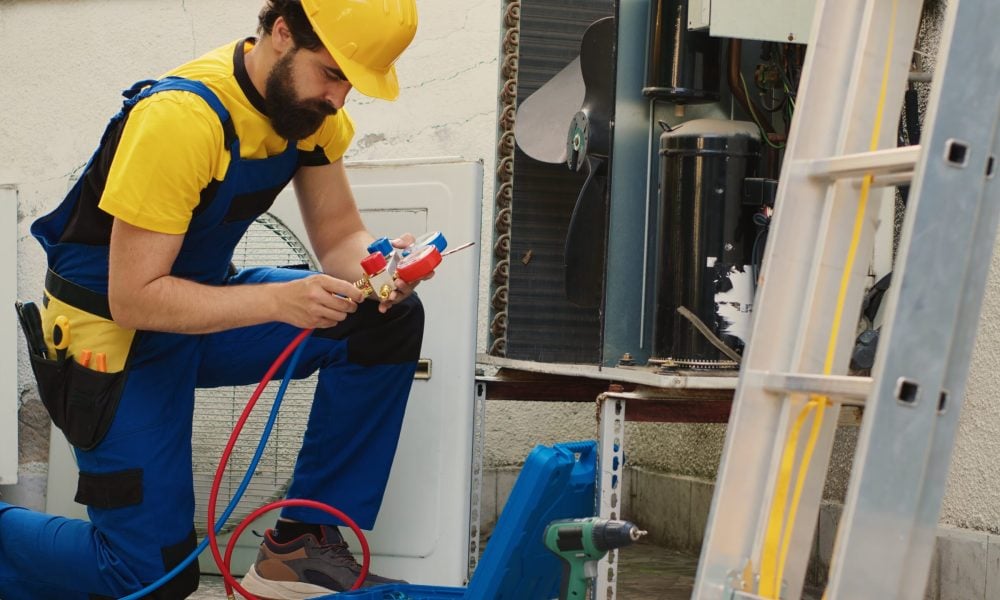 expert-technician-commissioned-annual-air-conditioner-maintenance-assembling-manometer-before-starting-work-proficient-worker-checking-freon-leaks-leading-reduced-cooling-efficiency-min